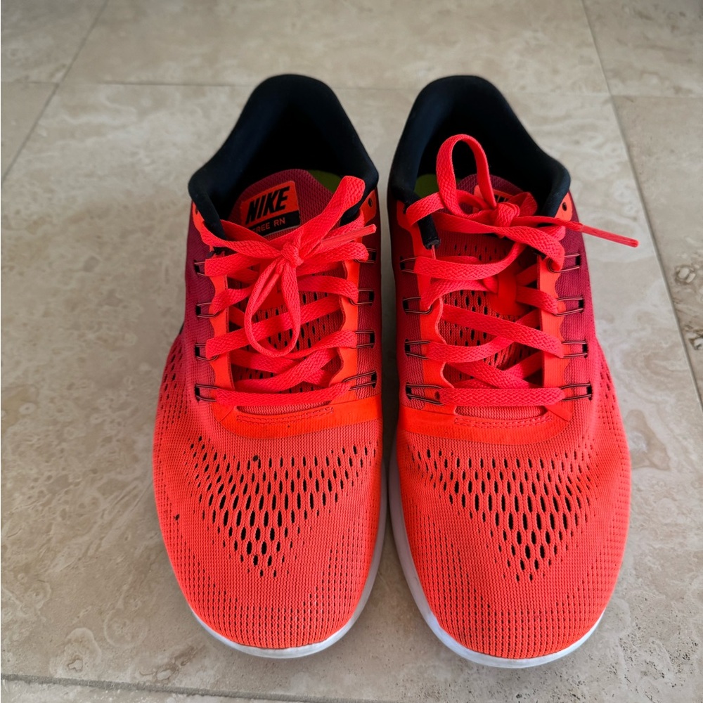 Euc Nike shoes